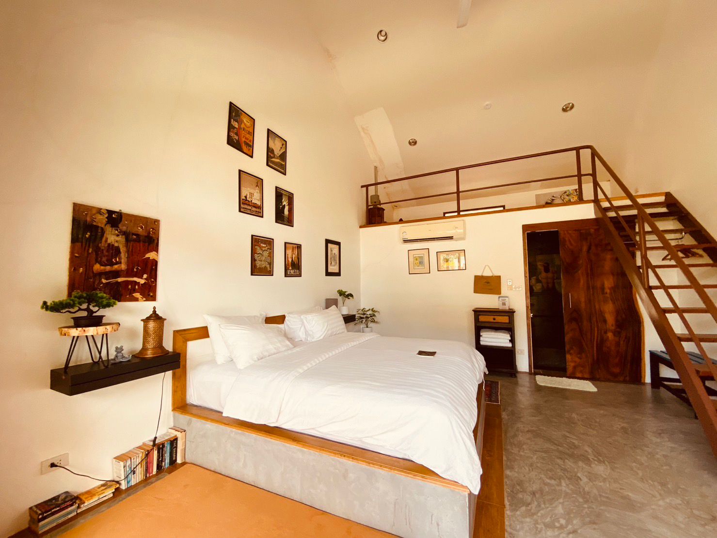 Loft mezzanine above a garden room at Tree Roots Retreat, Rayong